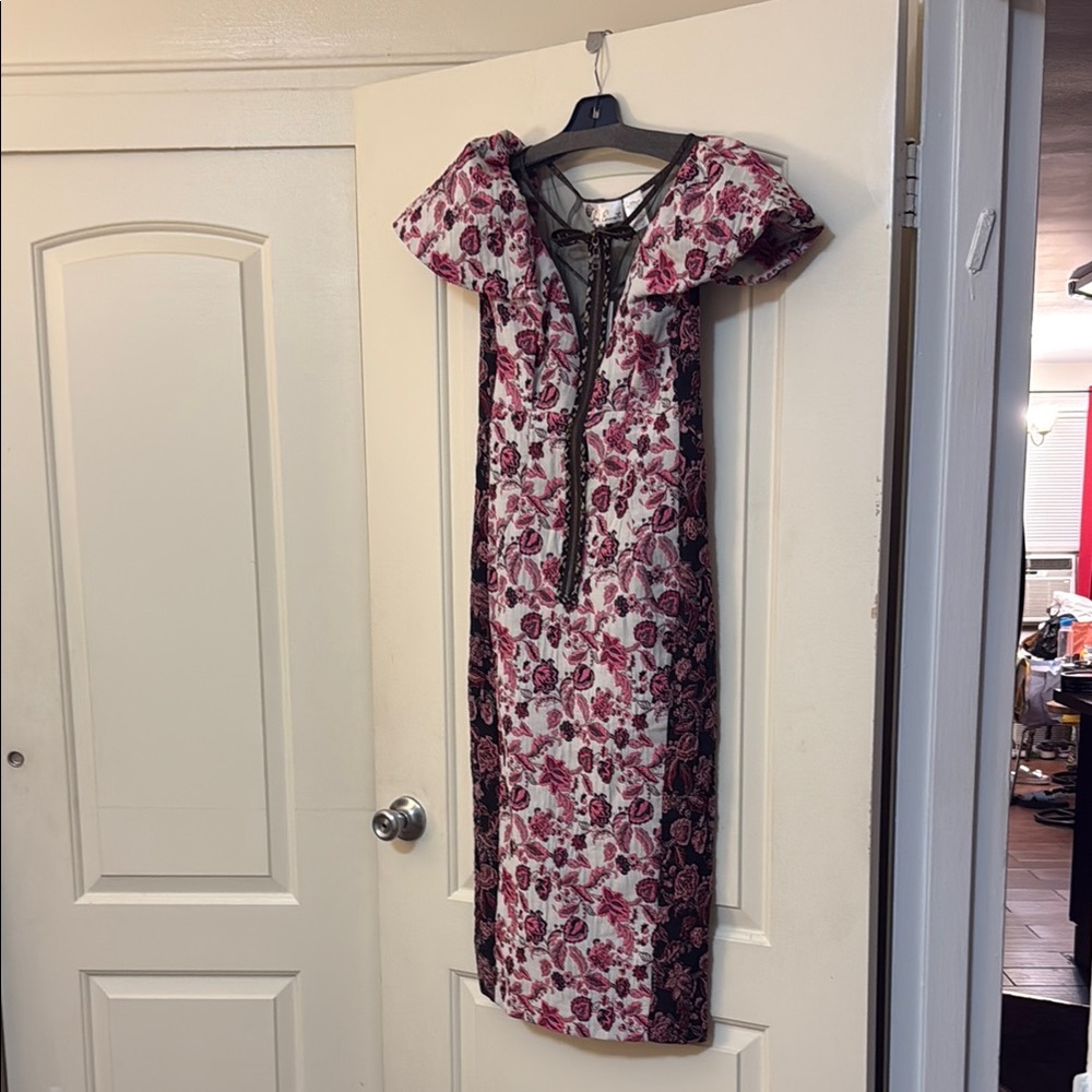 Chic Floral Midi Dress in Black, Brown and Pink